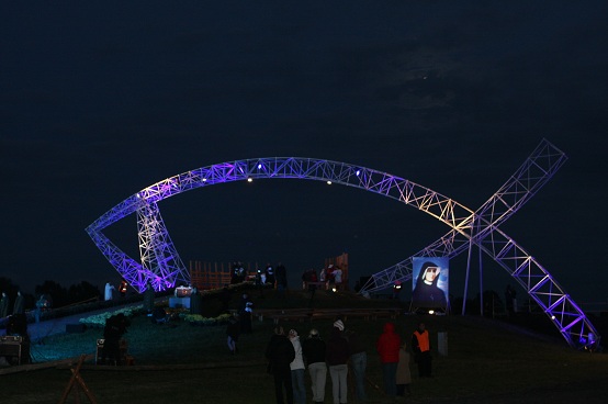 Lednica-2012-ryba-noc.jpg