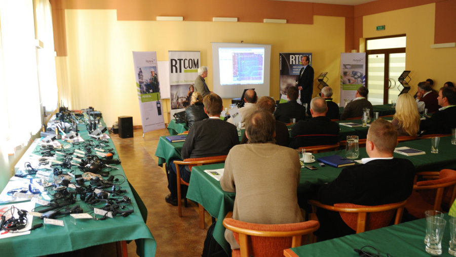 Spotkanie-delearow-RTcom-Hytera-2012.JPG