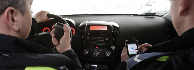 system-lacznosci-motorola-w-radiowozie-policji.jpg