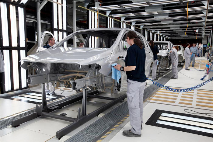 Taśma montażowa Mercedeza klasy B w fabryce Kecskemet na Węgrzech 