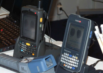 Mobilne terminale noszone policji Motorola Symbol i Intermec CN3