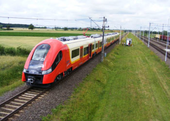 zespol-szynowy-pesa-bydgoszcz-E2t-27WE (fot. Instytut Kolejnictwa)