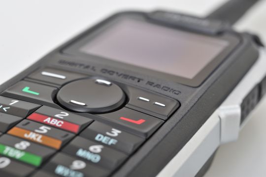 Hytera-X1p-dmr-radiotelefon-zblizenie