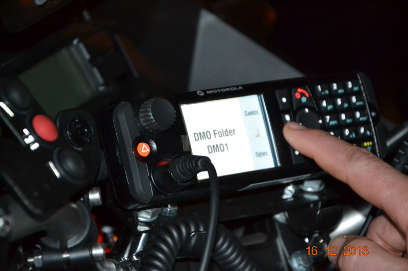 05-tetra-motorola-mtm800-na-motocyklu-policyjnym