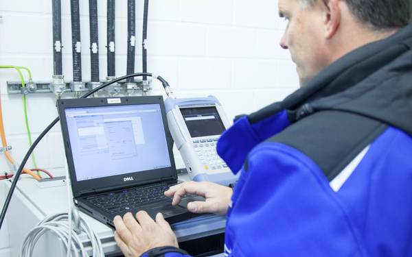 Testowanie sieci łączności radiowej