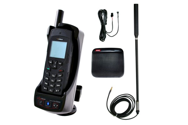 Telefon Iridium 9555 ze stacją dokującą