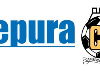 Logotypy Sepura i Cambridge United
