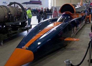 Bolid zespołu Bloodhound