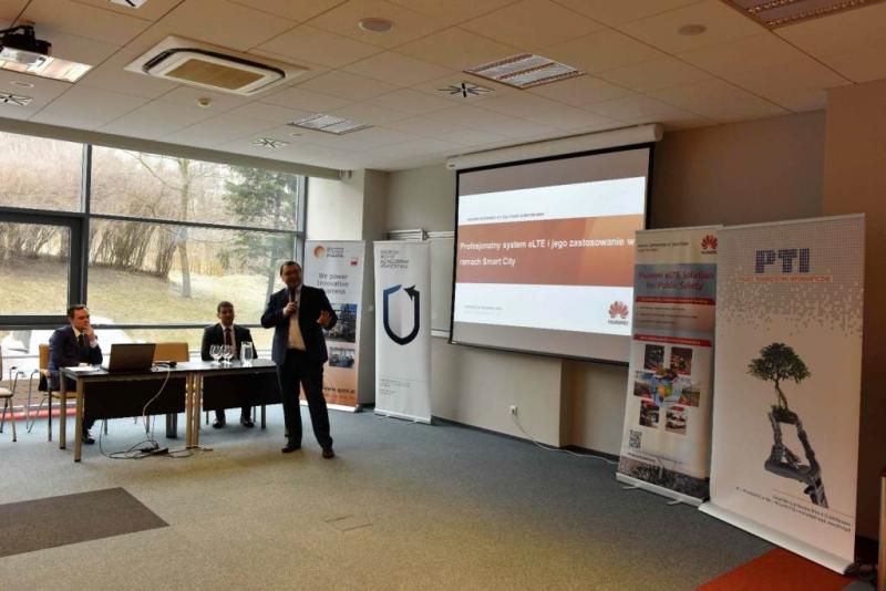 konferencja-LTE-dla-miast-prelekcja-huawei-elte