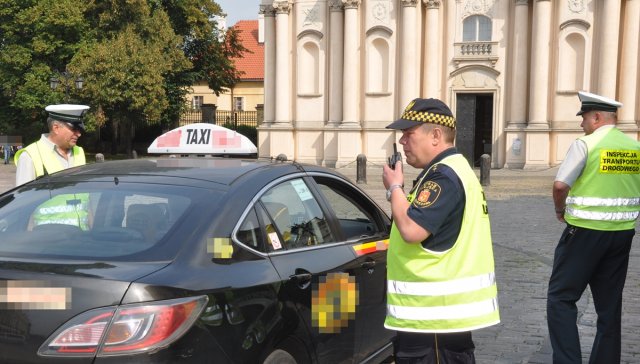 straz-miejska-warszawa-kontrole-takswek-z-itd