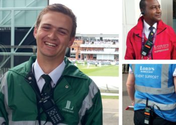 Pracownicy MCC z radiotelefonami Sepura