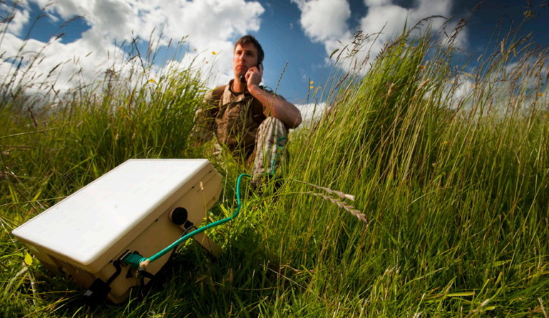 hughes-defence-space-terminal-satelitarny