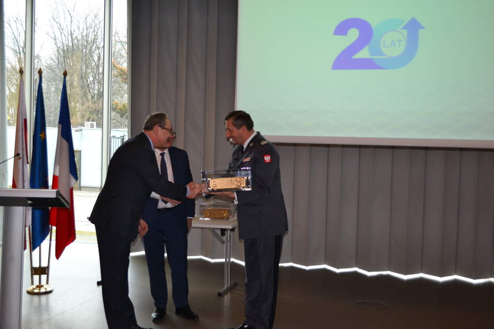 Radmor-Andrzej-Synowiecki-przekazanie-PRG4-gen-bryg-Krzysztof-Zabicki