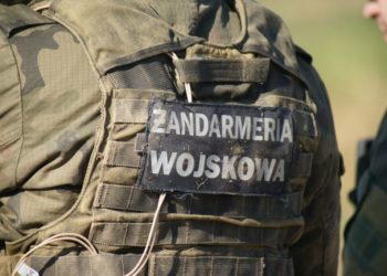 zandarmeria-wojskowa-mundur-tyl
