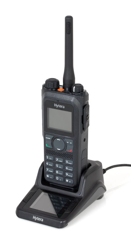 PD985-Hytera-radiotelefon-ladowarka