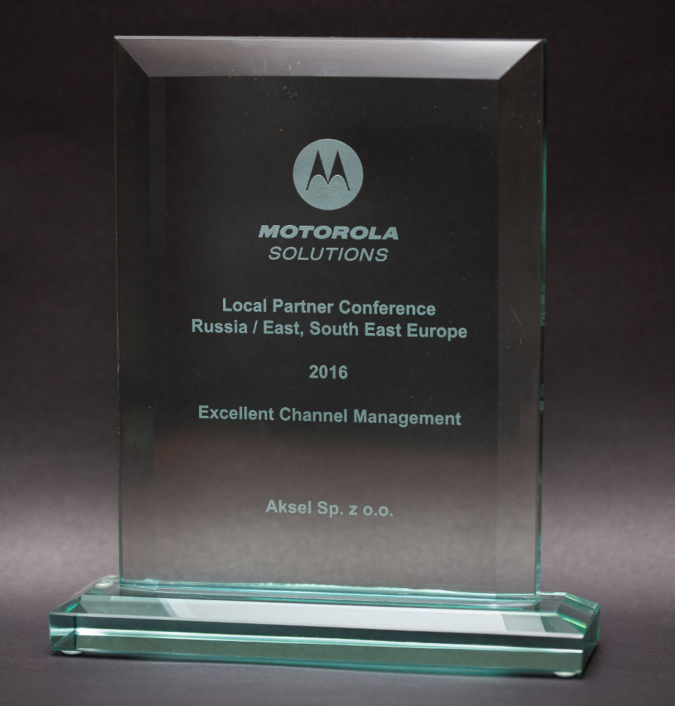 Statuetka - Aksel-excellent-channel-management-2016-Motorola-Solutions