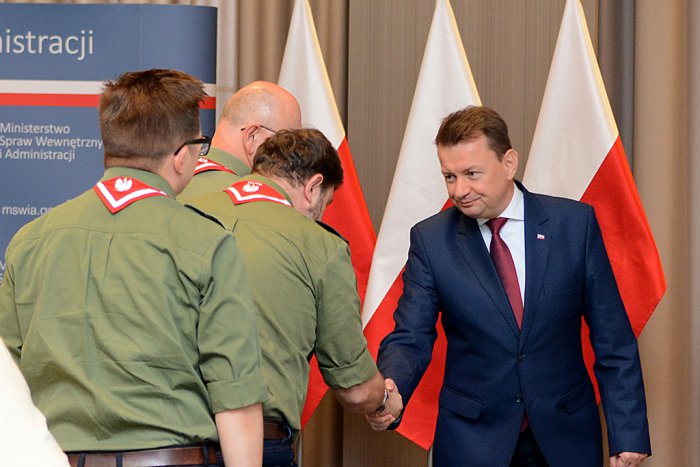 Minister-Mariusz-Blaszczak-harcerze