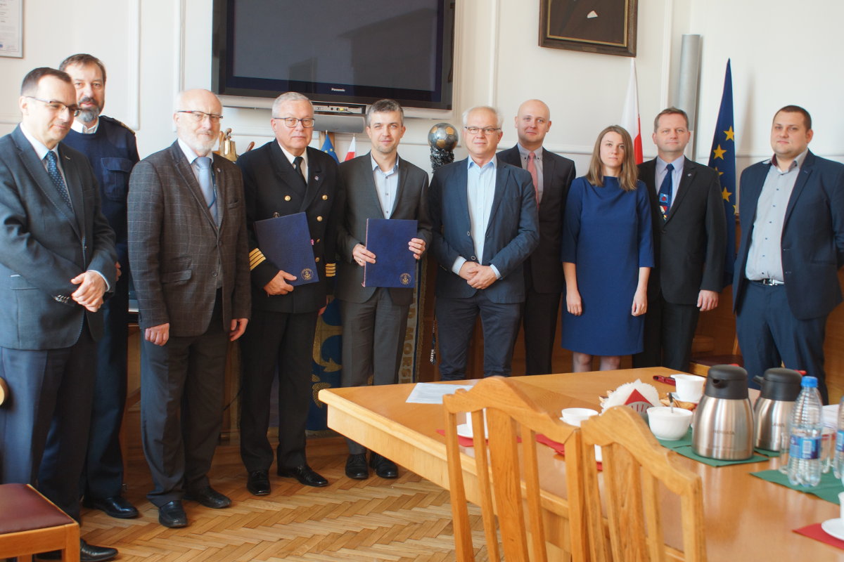 Podpisanie-umowy-GMDSS-PL-Urzad-Morski-Gdynia-Wasko