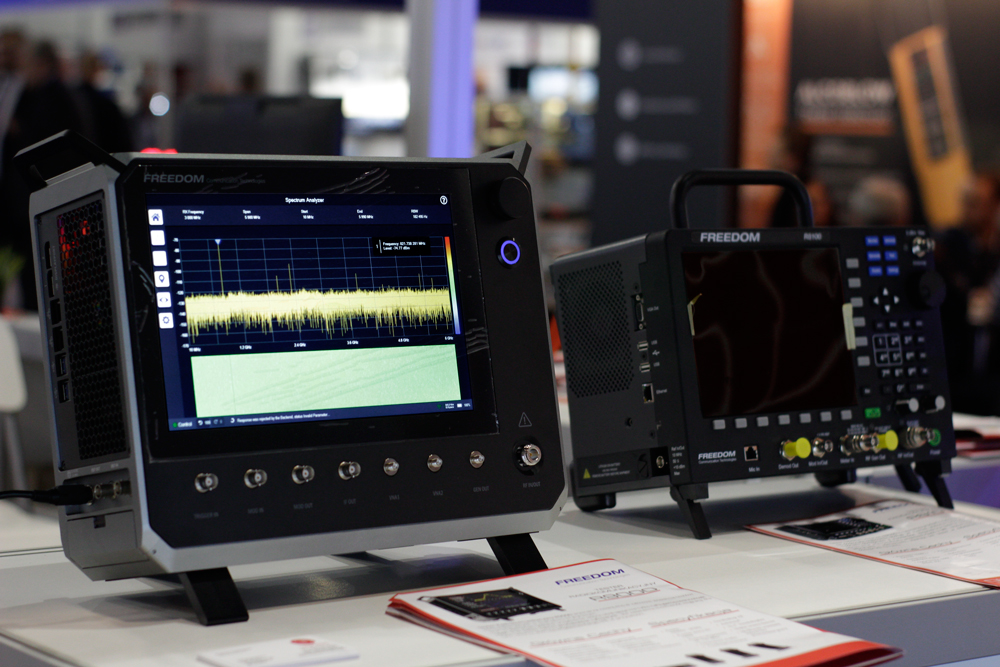Digimes-Europoltech-2019-Freedom-tester-radiokomunikacyjny-R9000
